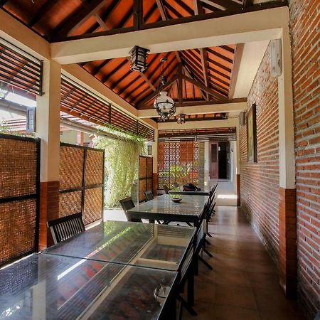 Oyo 1361 Singosari Family Residence バニュワンギ エクステリア 写真