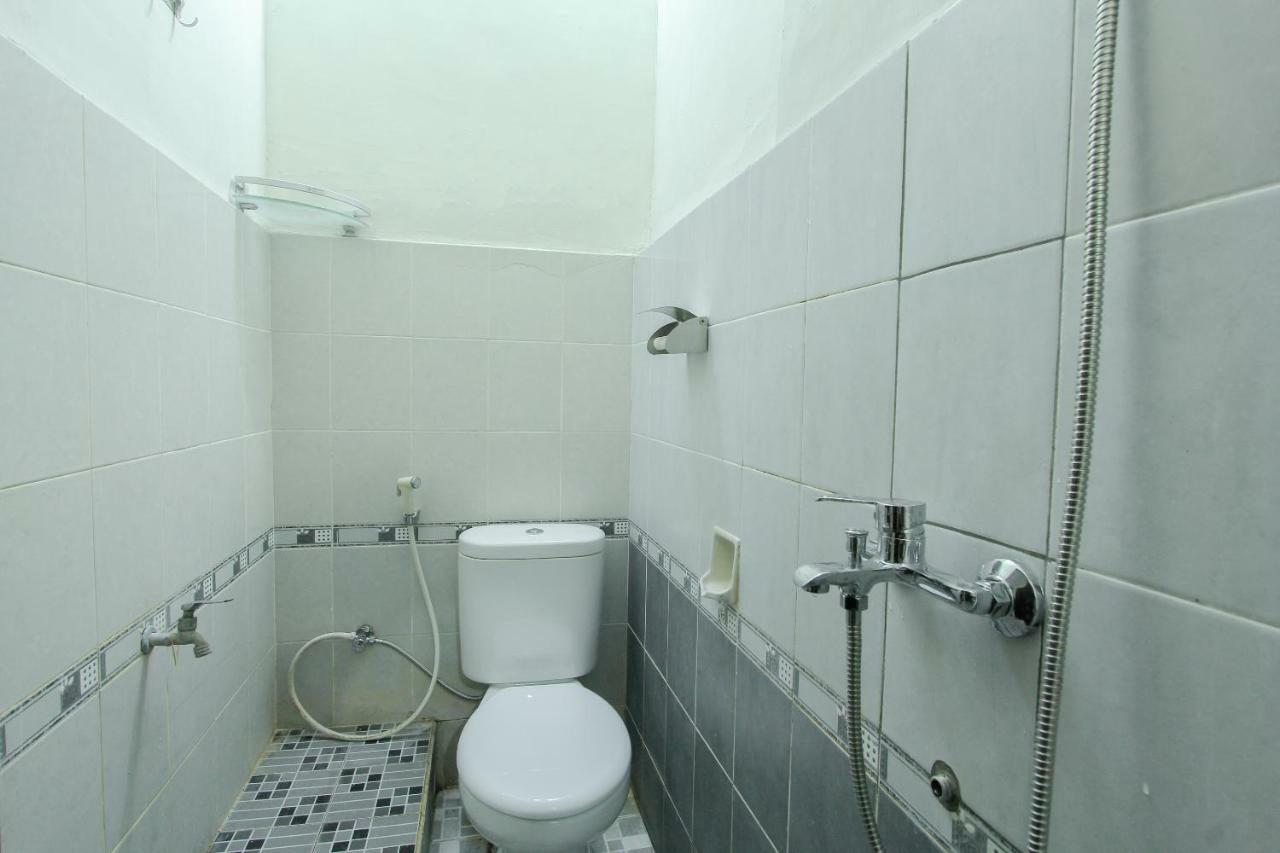 Oyo 1361 Singosari Family Residence バニュワンギ エクステリア 写真